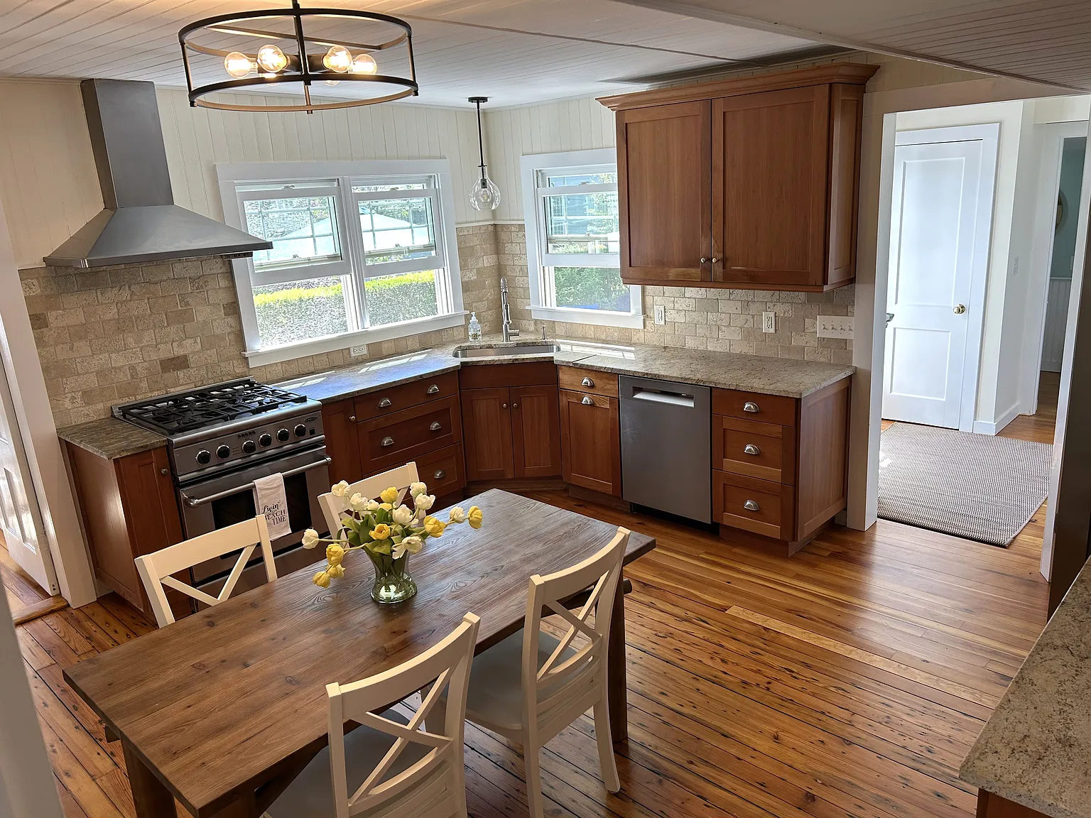 4 bed, 1692 sqft, $4,500 — Photo 4