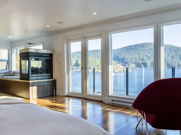 4725 Strathcona Rd #111, North Vancouver, BC V7G 1G9