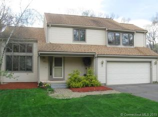 6 Larchwood W, Unionville, CT 06085