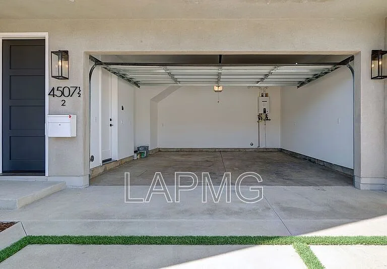 4507 Saturn St #1/2 — Photo 21