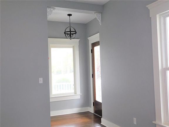 3rd image of 529 E Main St