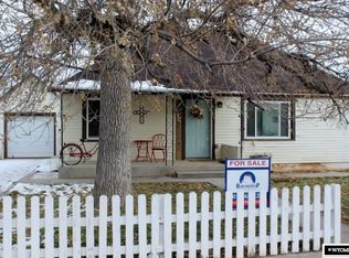 617 N 5th St, Thermopolis, WY 82443