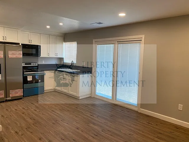 4 bed, 1336 sqft, $2,395 — Photo 4