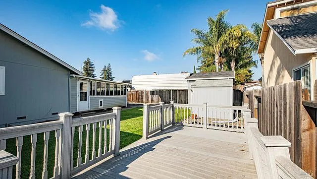2810 Miller Ct — Photo 33