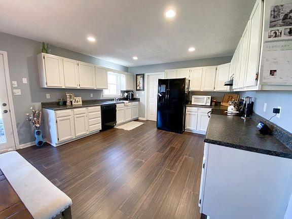 3rd image of 105 Wyndham Way