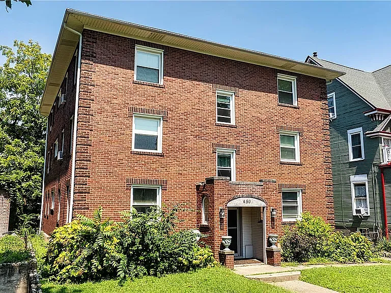 2 bed, 1000 sqft, $899 — Photo 1