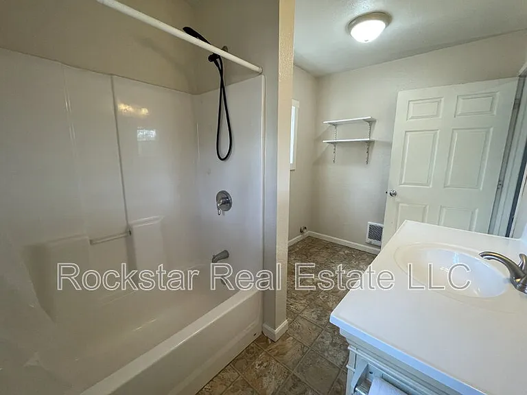 9714 E 6th Ave — Photo 9