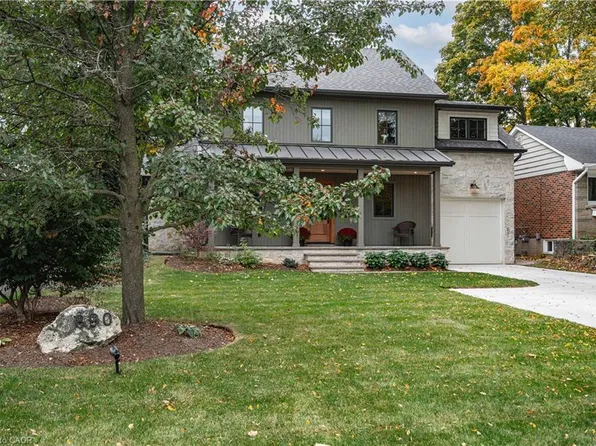 890 Forest Glen Ave, Burlington, ON L7T 2L2
