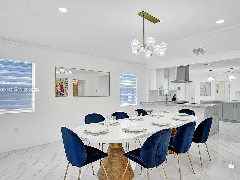 725 Harrison St — Photo 22