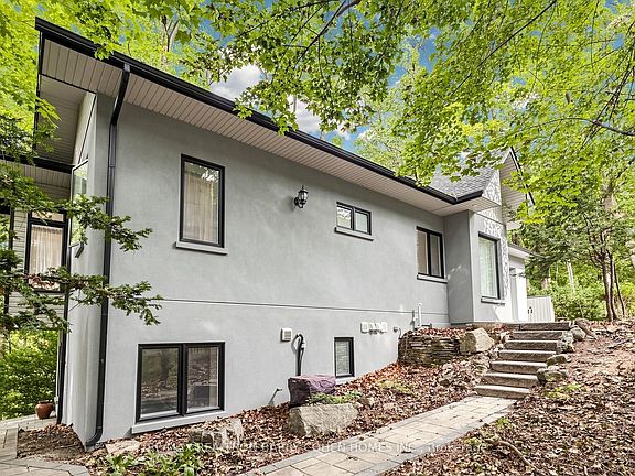 4th image of 7 Greenbrook Dr