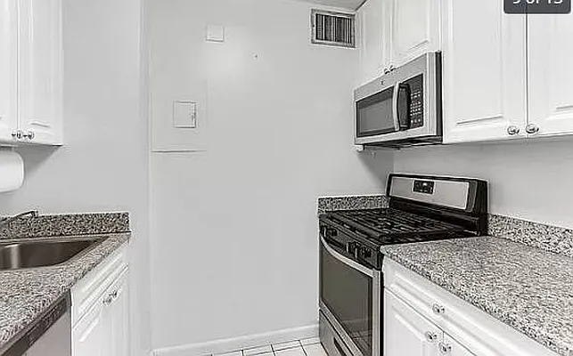 Rented by City Zen Realty | media 9