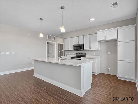 5th image of 9065 Bishop Dr #112