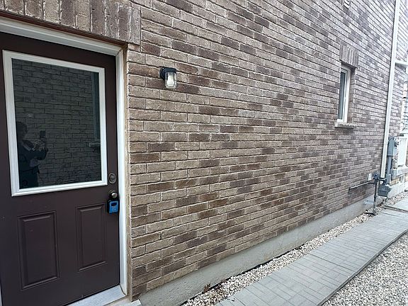 3rd image of 34 Ebury Dr
