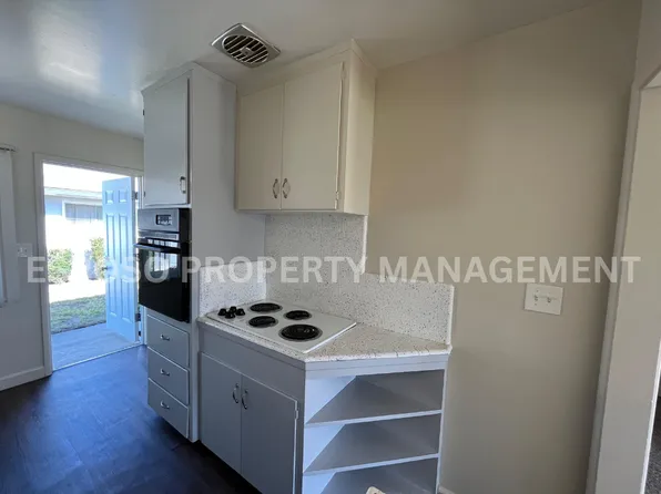 4562 E Sierra Madre Ave APT B, Fresno, CA 93726