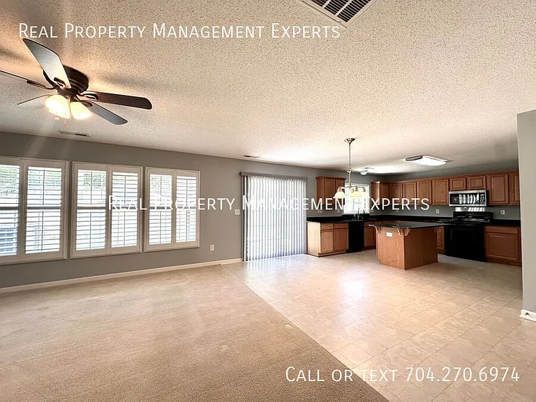 10834 Glenluce Ave — Photo 5