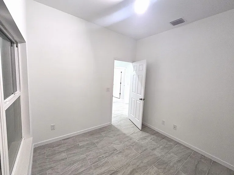 444 Genoa Ave S — Photo 4
