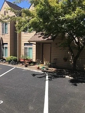 2019 NE McDonald Ln