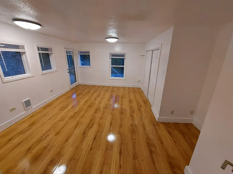 2985 W Burnside Rd — Photo 15