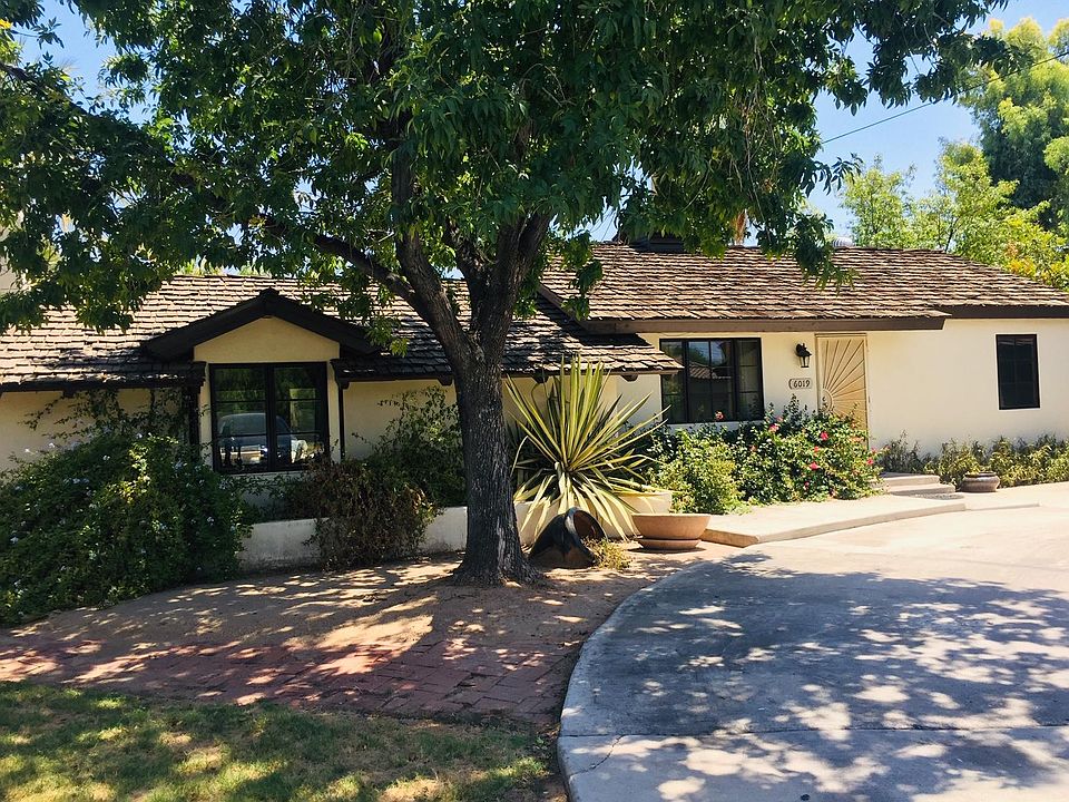 Front Elevation Detail