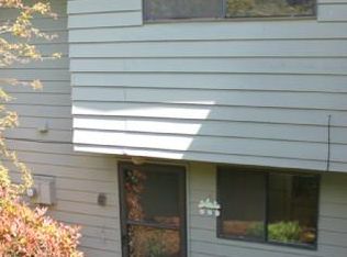 4431 Fox Hollow Rd APT 6, Eugene, OR 97405