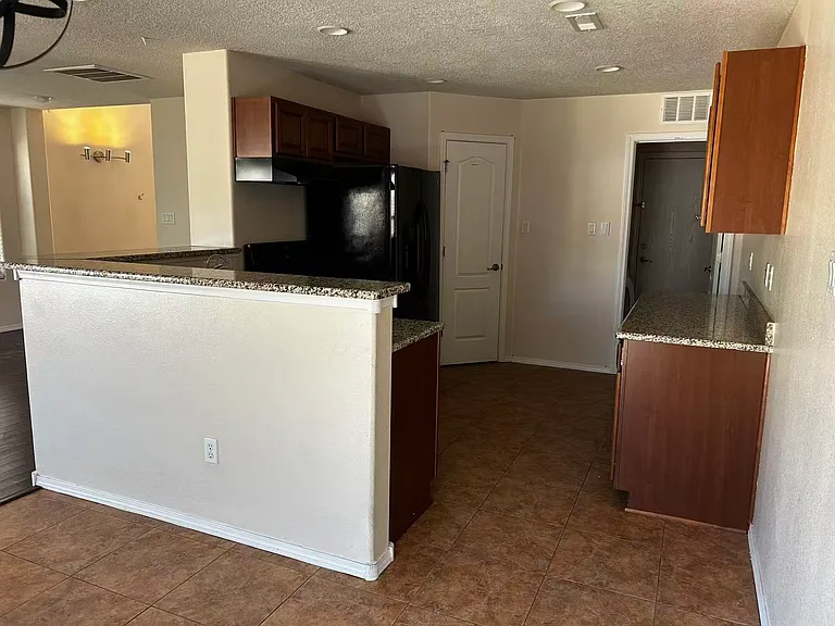 10916 Fort Point Ln NE — Photo 20