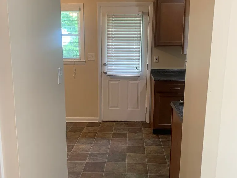 2611 Gardiner Ln — Photo 4