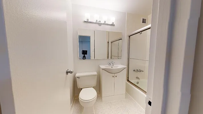Rented by Bond New York | media 1