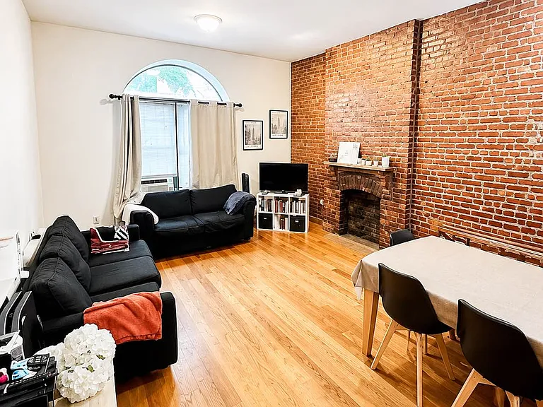 294 W 92nd St #1A — Photo 2