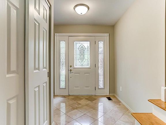 5th image of 5460 Royalwood Dr