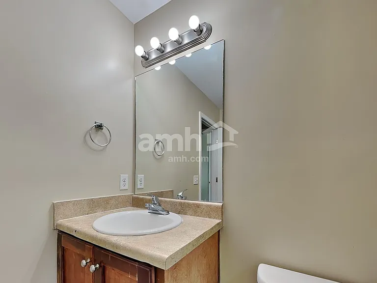 83 Ristona Dr — Photo 16