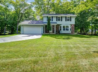 28931 Raab Dr, Waterford, WI 53185