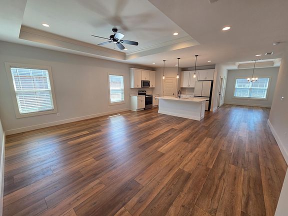 2nd image of 1821 Lubbock Rd