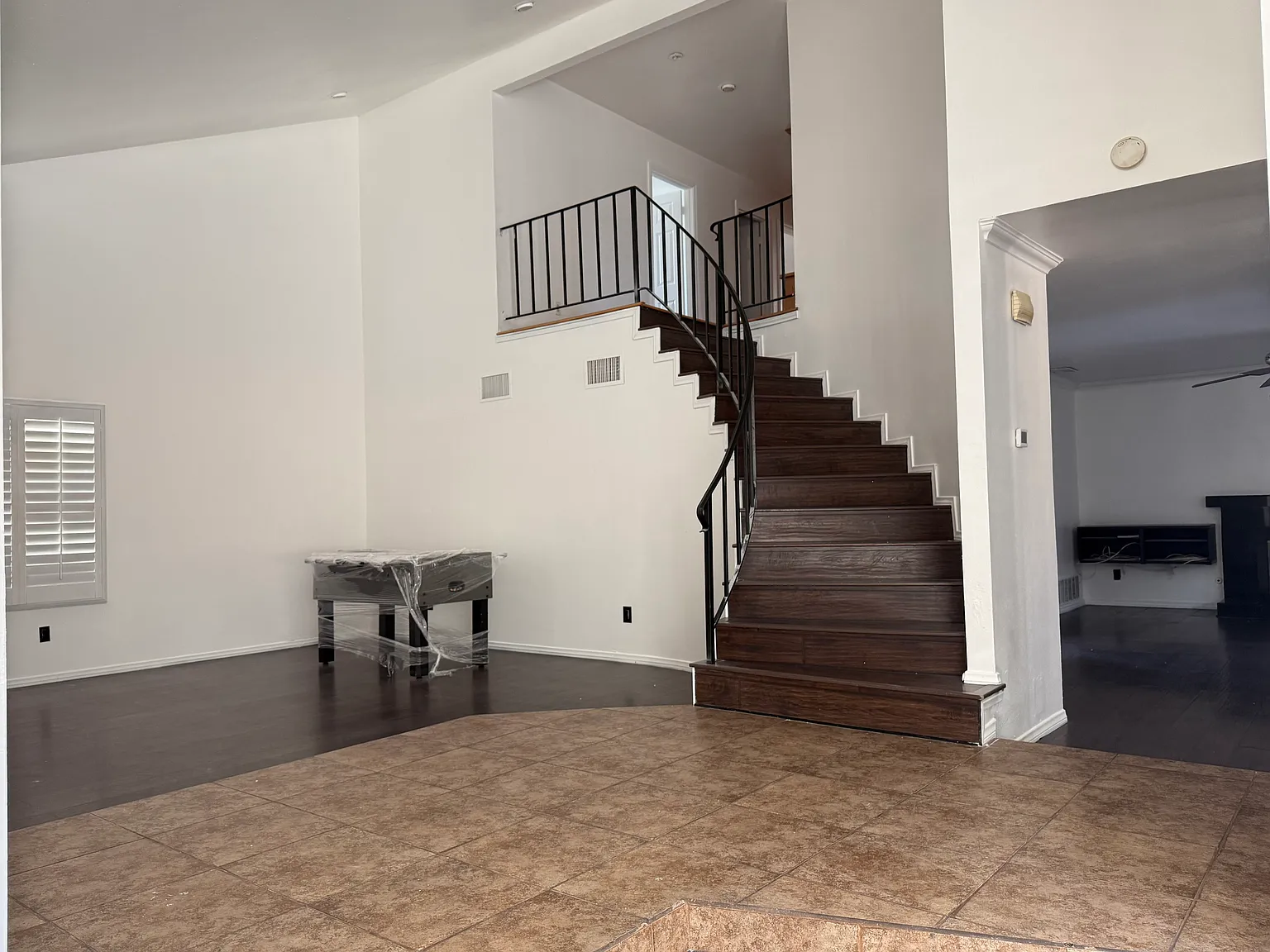 4 bed, 2255 sqft, $4,000 — Photo 2
