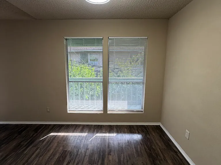 11904 Alpheus Ave #C — Photo 25