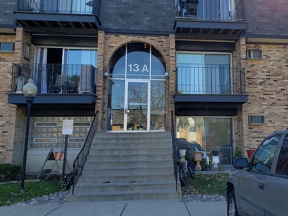 1st image of 13 E Dundee Quarter Dr Unit 107