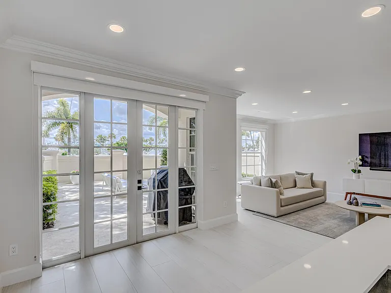 27 Marina Gardens Dr — Photo 15