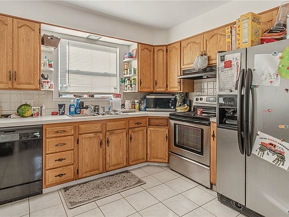 3rd image of 113 N Meadow St