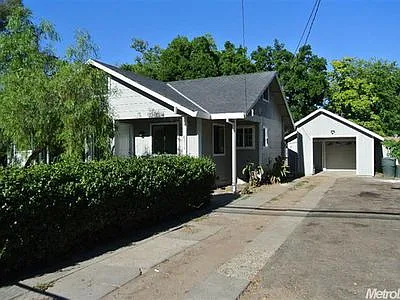 6914 8th St photo 1