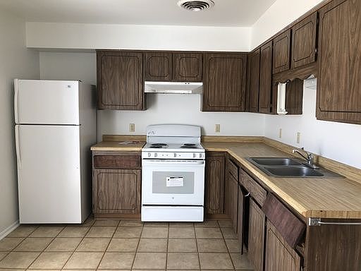 2nd image of 1003 W Oak St #A