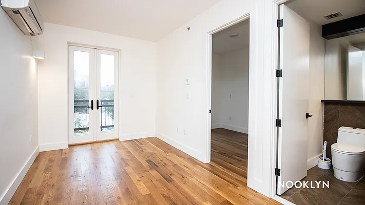 Rented by Nooklyn NYC LLC | media 70