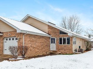1409 Strawberry Hill Dr, Lockport, IL