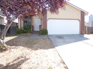 189 Creekside Cir, Sacramento, CA