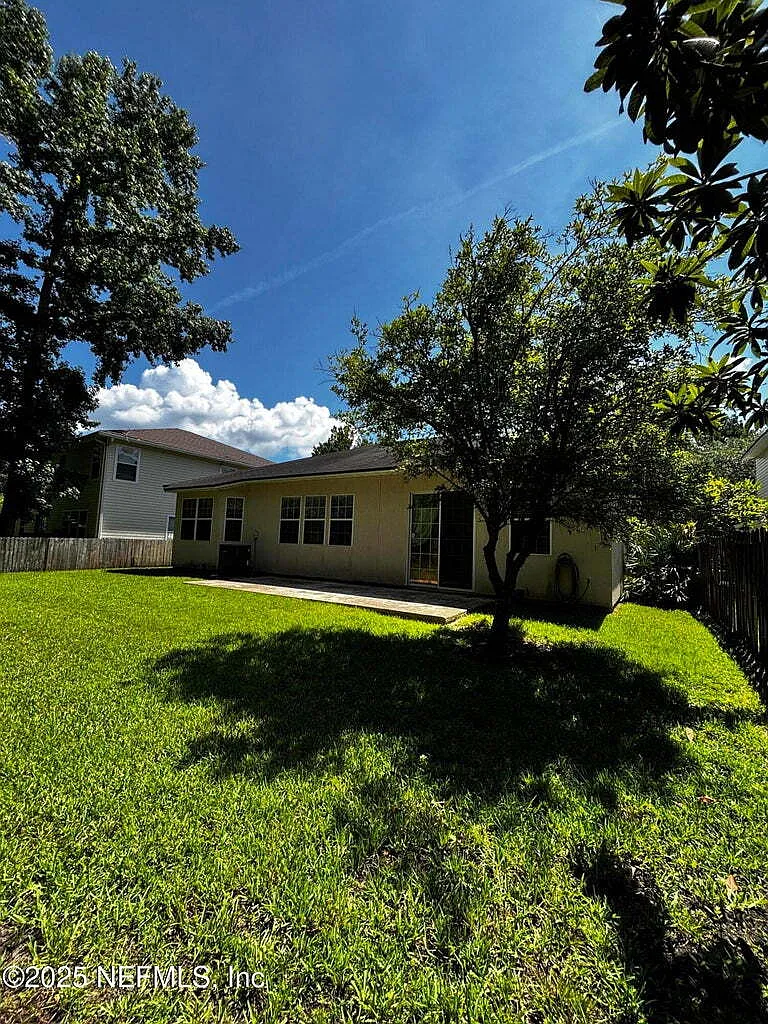 3 bed, 2.0 bath, 1730 sqft, $2,500 — Photo 3