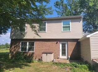 7284 Greenbrier Rd, Warrenton, VA 20187