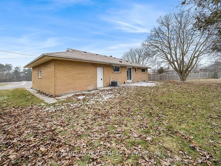 582 Carlyle Ct #LOWER — Photo 12