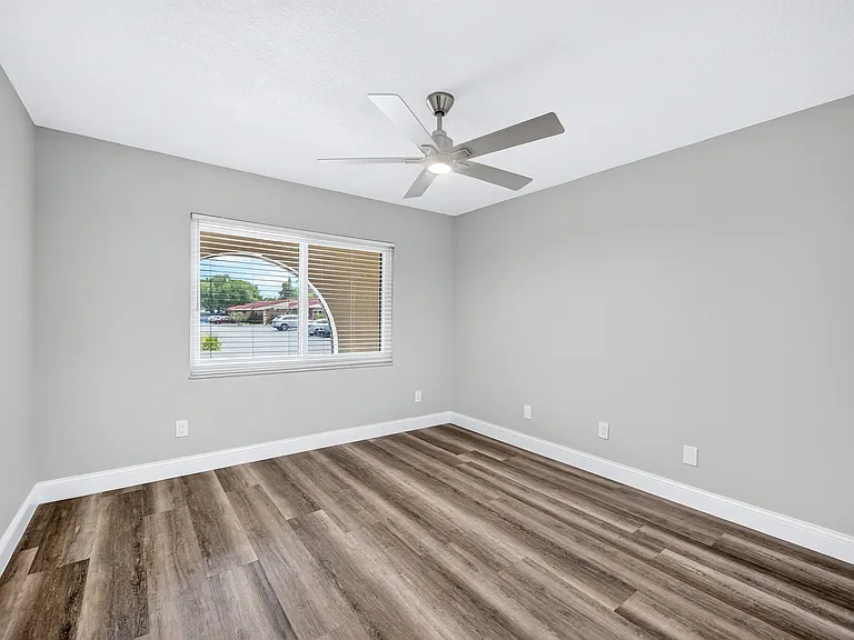 6363 Bonnie Bay Cir N — Photo 26