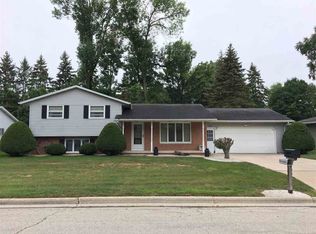 1445 Bruce Ln, Green Bay, WI 54313