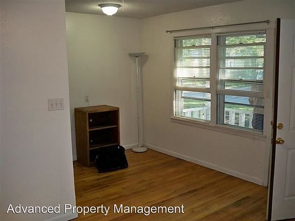 4th image of 2116 Sloan St