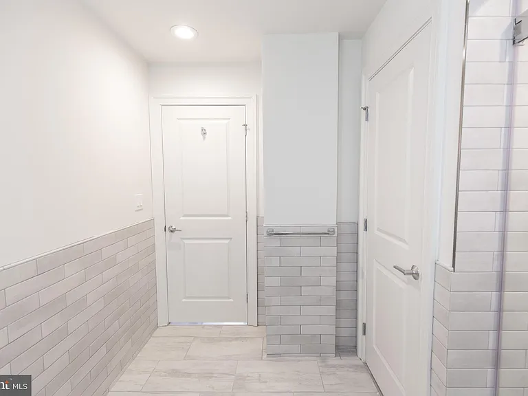 1411-6 Walnut St #211 — Photo 13