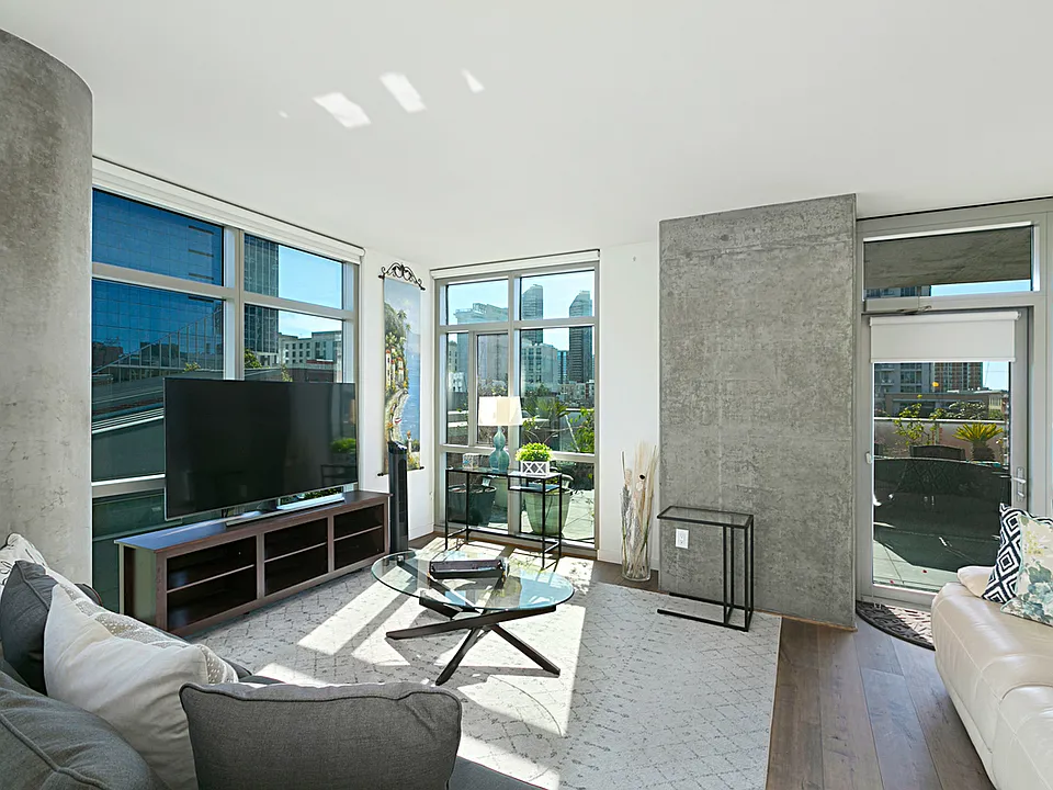 800 The Mark Ln #310
